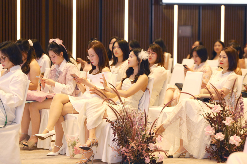 Buổi đấu giá đã thu hút đông đảo người hâm mộ nghệ sĩ SOOBIN tham dự