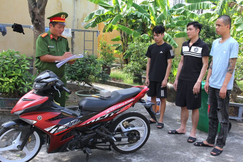 Nhóm đối tượng gây rối trật tự công công bị bắt giữ