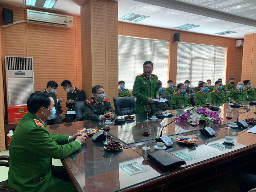 Đại tá Võ Hồng Phương báo cáo tình hình và các kết quả công tác của đơn vị