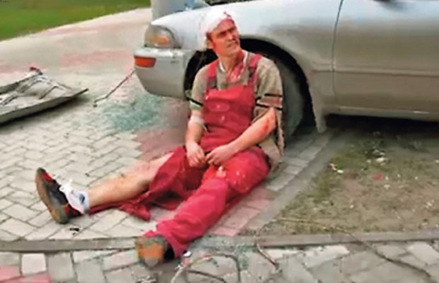 Đóng phim giả chết để thử lòng bạn gái ảnh 1