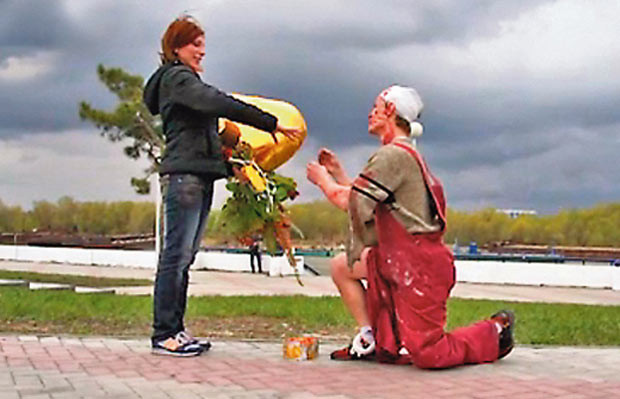 Đóng phim giả chết để thử lòng bạn gái ảnh 3