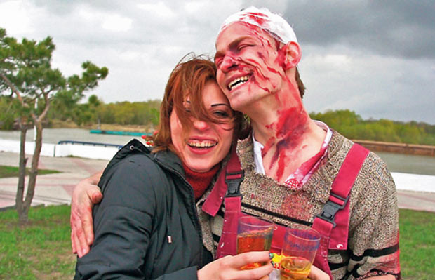 Đóng phim giả chết để thử lòng bạn gái ảnh 4