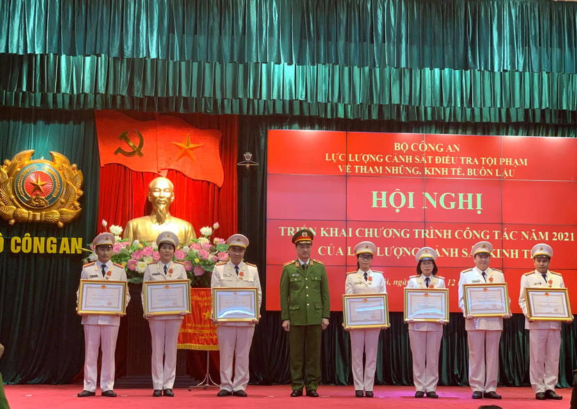 7 cán bộ chiến sỹ vinh dự đón nhận Huân chương chiến công hạng 3