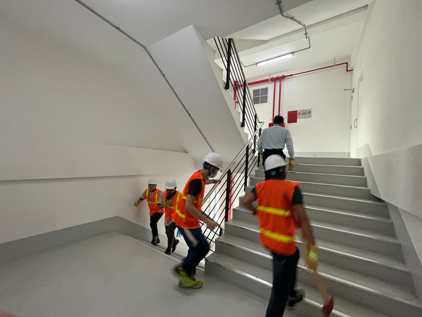 Lực lượng PCCC khẩn trương tiếp cận khu vực xảy cháy Lực lượng PCCC khẩn trương tiếp cận khu vực xảy cháy