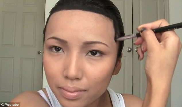  Lạ đời cô gái trang điểm thành đàn ông ảnh 2