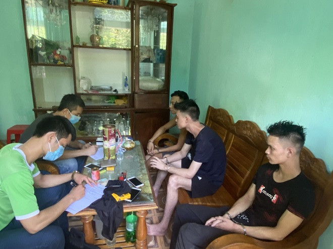 Các đối tượng bị bắt giữ Các đối tượng bị bắt giữ