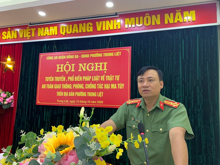 Thượng tá Nguyễn Tiến Đạt, Phó Trưởng Công an quận Đống Đa phát biểu khai mạc hội nghị