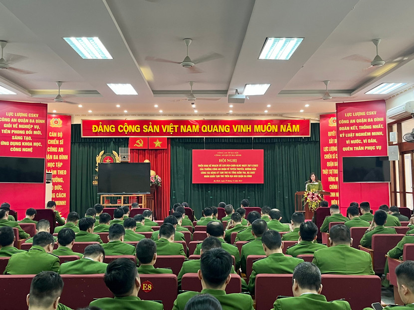 Hội nghị có sự tham gia của cán bộ Phòng Cảnh sát QLHC về TTXH - CATP, các đội nghiệp vụ, Công an các phường trên địa bàn quận Ba Đình