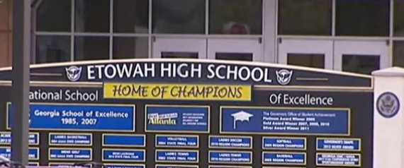 Vụ việc diễn ra ngay trong căng tin nhà trường