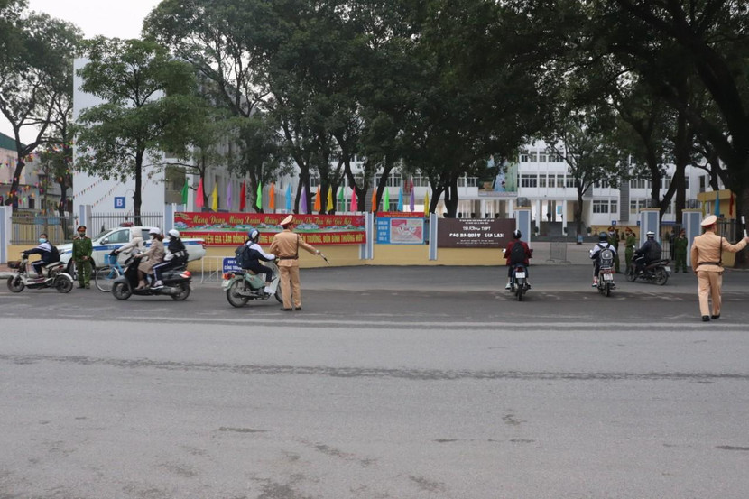 Đảm bảo an toàn giao thông tại khu vực cổng trường