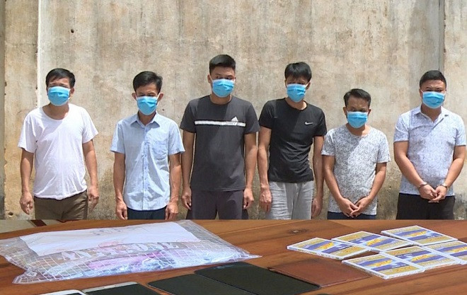 Các đối tượng đánh bạc bị bắt giữ Các đối tượng đánh bạc bị bắt giữ