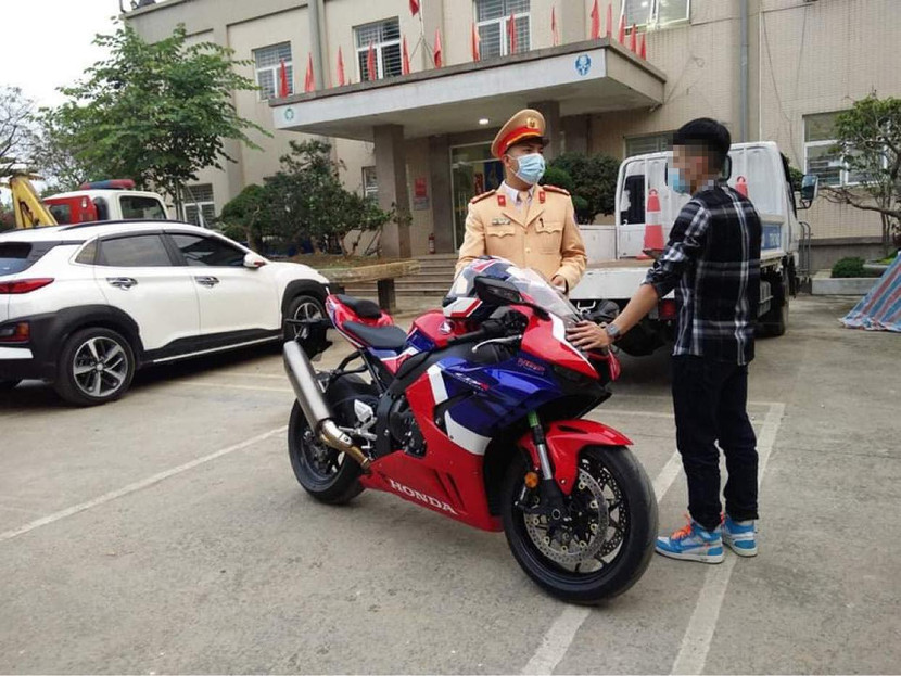 Lực lượng Công an ra quyết định xử phạt hành chính Lực lượng Công an ra quyết định xử phạt hành chính