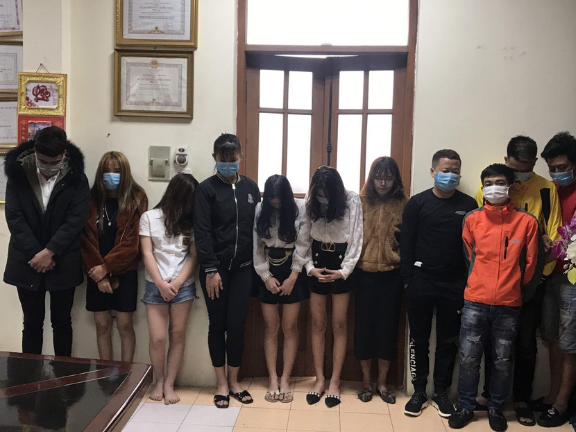 Nhóm thanh niên nam nữ tụ tập sử dụng ma túy