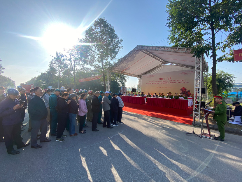 Huy động lực lượng diễn tập PCCC&amp;CNCH quy mô lớn tại phường Kiến Hưng