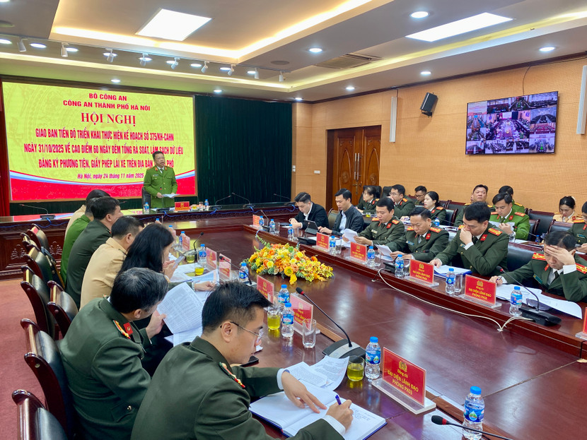 Thiếu tướng Nguyễn Hồng Ky, Phó Giám đốc Công an thành phố chủ trì hội nghị