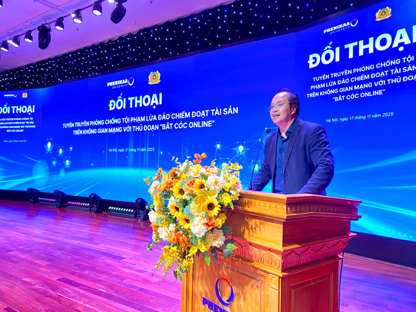 PGS.TS Nguyễn Phú Khánh - Phó Tổng Giám đốc Đại học Phenikaa phát biểu khai mạc buổi đối thoại