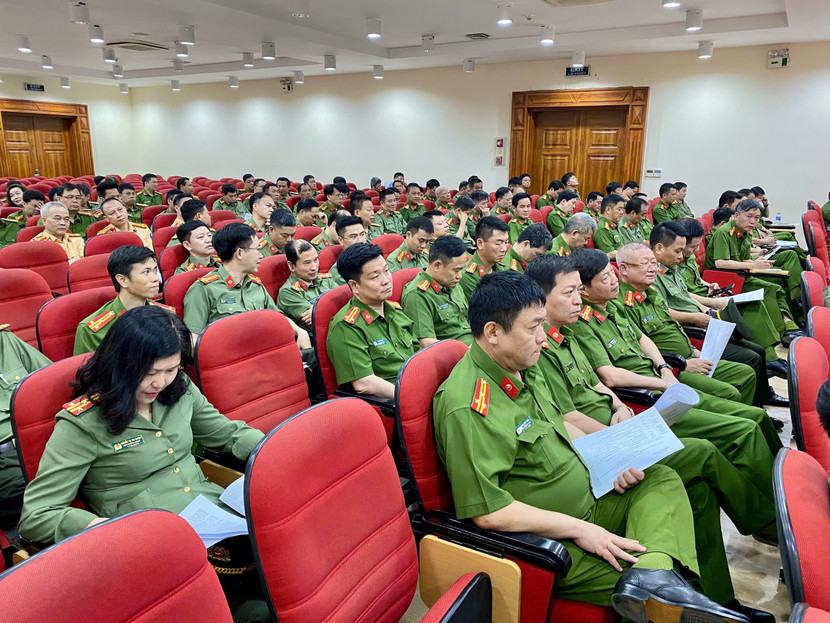 Các học viên của lớp là lãnh đạo các phòng nghiệp vụ CATP Hà Nội Các học viên của lớp là lãnh đạo các phòng nghiệp vụ CATP Hà Nội