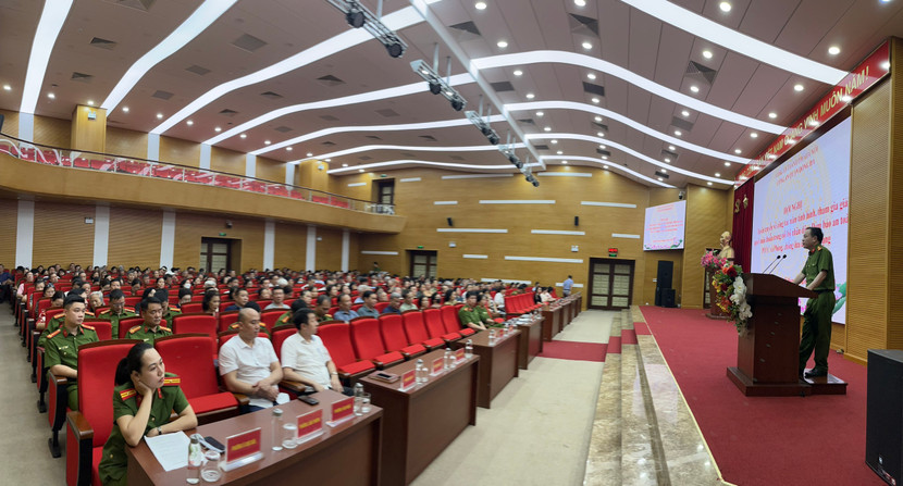 Hội nghị tuyên truyền pháp luật, an toàn PCCC, phòng ngừa tội phạm lừa đảo của Công an quận Đống Đa Hội nghị tuyên truyền pháp luật, an toàn PCCC, phòng ngừa tội phạm lừa đảo của Công an quận Đống Đa