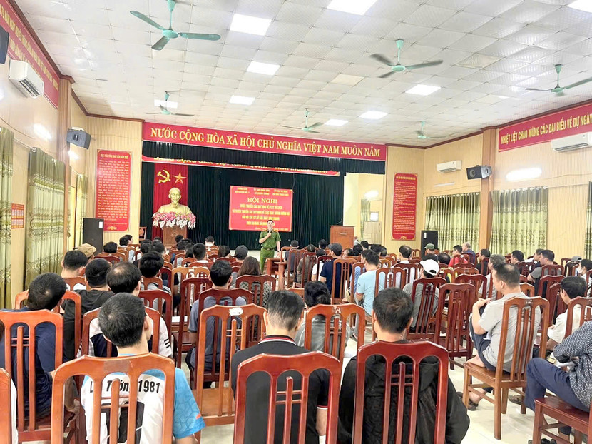 Tuyên truyền các kiến thức, kỹ năng PCCC&amp;CNCH cho chủ cơ sở, chủ hộ gia đình kết hợp kinh doanh sản xuất trên địa bàn xã Quang Trung