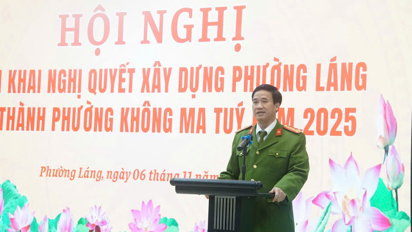 Thượng tá Nguyễn Hồng Minh - Phó trưởng Phòng Cảnh sát điều tra tội phạm về ma túy CATP Hà Nội phát biểu tại hội nghị