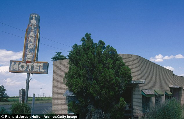 Xăm trên mình hơn 103 biểu tượng của đường cao tốc ảnh 5