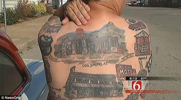 Xăm trên mình hơn 103 biểu tượng của đường cao tốc ảnh 2