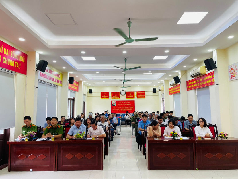 Cao điểm cấp căn cước nhằm phục vụ nhân dân tốt nhất Cao điểm cấp căn cước nhằm phục vụ nhân dân tốt nhất