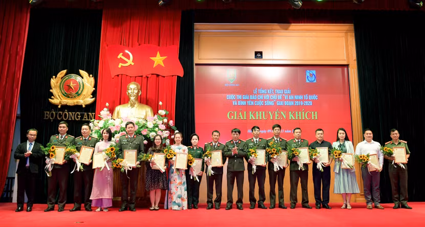 20 nhóm tác giả đạt giải Khuyến khích 20 nhóm tác giả đạt giải Khuyến khích