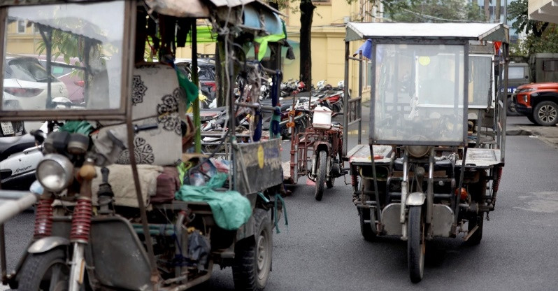 Kiểm tra đối với trường hợp sử dụng xe kéo, xe 3, 4 bánh tự chế chở hàng cồng kềnh Kiểm tra đối với trường hợp sử dụng xe kéo, xe 3, 4 bánh tự chế chở hàng cồng kềnh