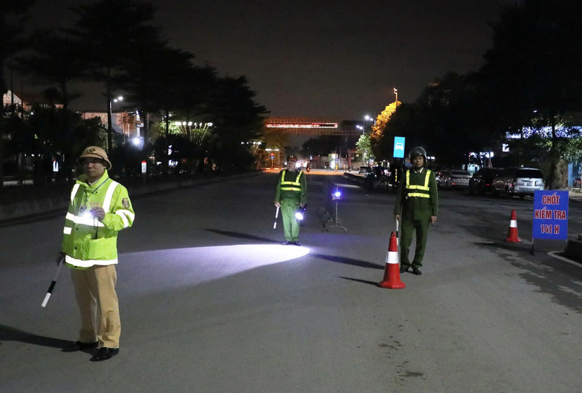 Chốt kiểm tra 141H Công an huyện Chương Mỹ triển khai thực hiện nhiệm vụ