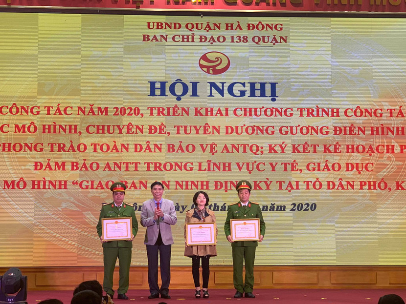 Các tập thể, cá nhân được UBND thành phố khen thưởng