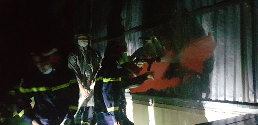 Hiện trường vụ cháy trong đêm Hiện trường vụ cháy trong đêm