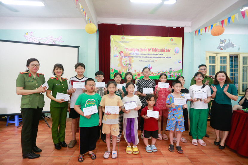 Đây là sự động viên tinh thần rất lớn cho các em vốn có cuộc sống thiệt thòi