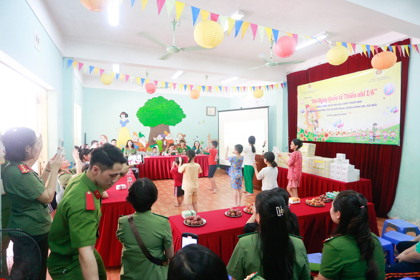 Các tiết mục văn nghệ do chính các em trình diễn