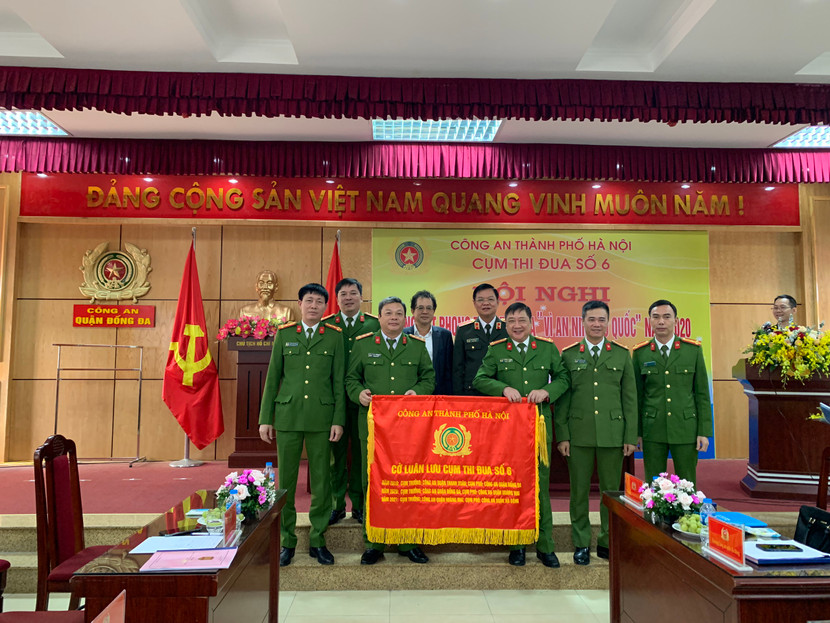 Năm 2021 Công an quận Hoàng Mai được bầu là đơn vị Cụm trưởng, Công an quận Hà Đông là Cụm phó Cụm thi đua Năm 2021 Công an quận Hoàng Mai được bầu là đơn vị Cụm trưởng, Công an quận Hà Đông là Cụm phó Cụm thi đua