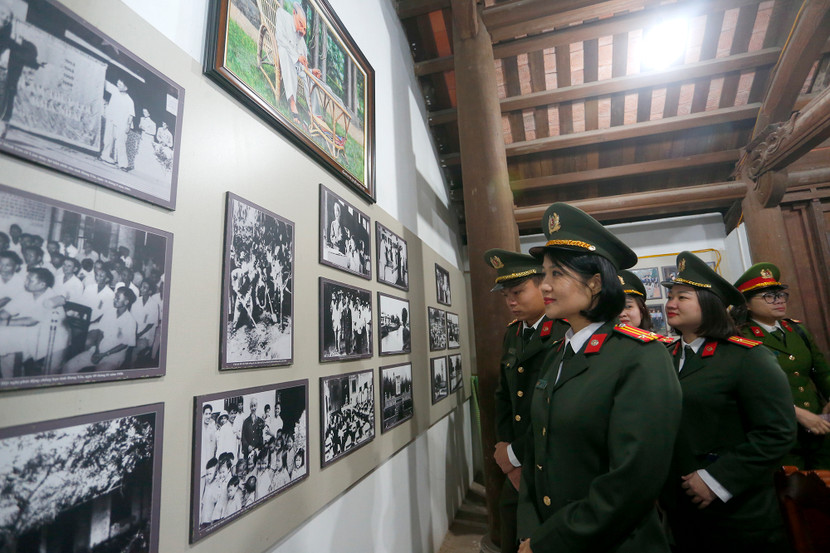 Những hình ảnh tư liệu mang ý nghĩa giáo dục sâu sắc