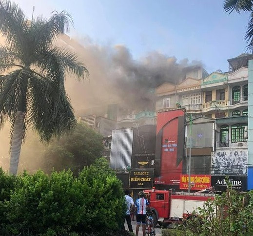 Sự cố hỏa hoạn tại quán karaoke trên đường Hoàng Quốc Việt nhanh chóng được xử lý