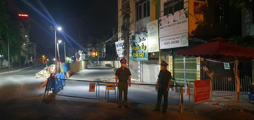 Chốt phòng chống dịch tại ngã ba Văn Miếu - Quốc Tử Giám