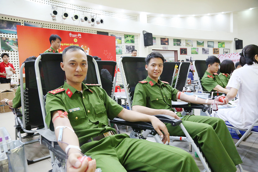 Hoạt động hiến máu được tổ chức tại nhiều địa điểm ở Hà Nội Hoạt động hiến máu được tổ chức tại nhiều địa điểm ở Hà Nội