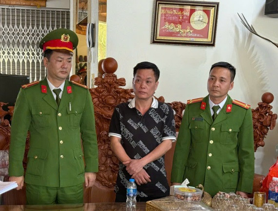 Tuấn "chợ Gốc" bị bắt giữ Tuấn "chợ Gốc" bị bắt giữ