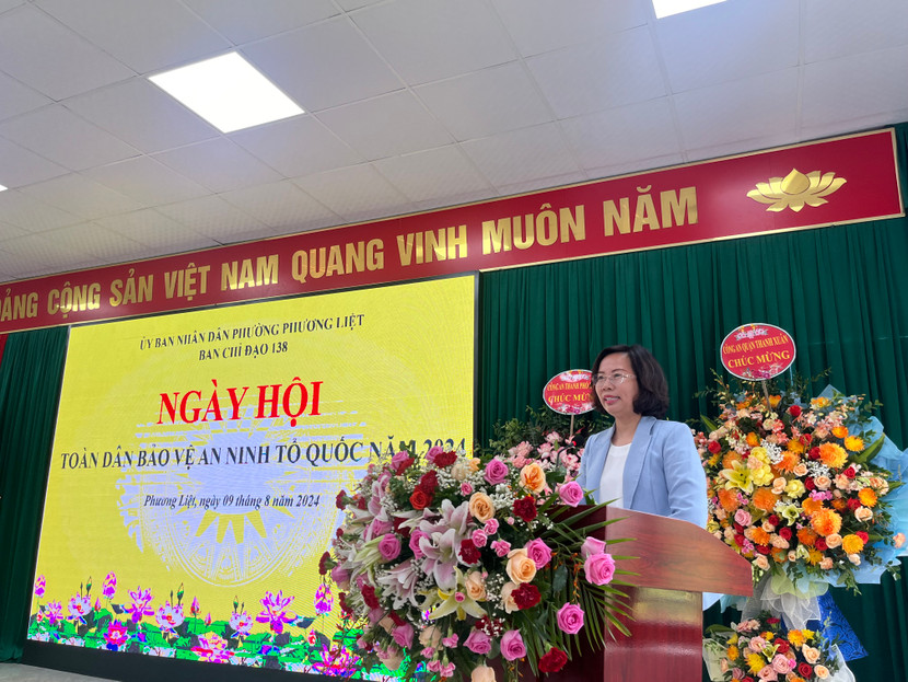 Đồng chí Bùi Huyền Mai - Uỷ viên Ban thường vụ Thành uỷ, Bí thư quận uỷ Thanh Xuân phát biểu tại ngày hội