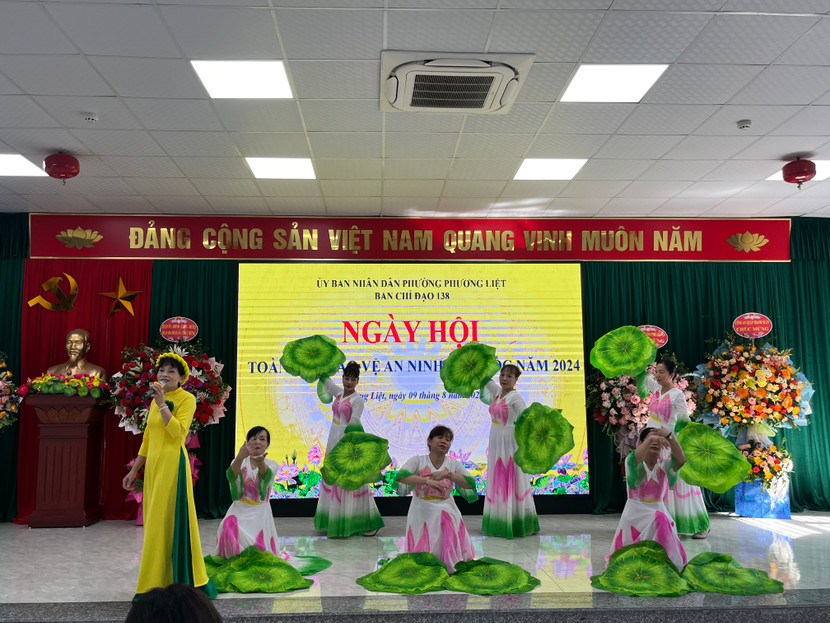 Tưng bừng Ngày hội Toàn dân bảo vệ an ninh Tổ quốc phường Phương Liệt