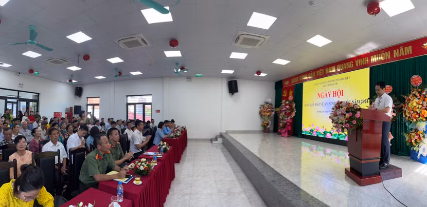 Toàn cảnh Ngày hội Toàn dân bảo vệ an ninh Tổ quốc phường Phương Liệt Toàn cảnh Ngày hội Toàn dân bảo vệ an ninh Tổ quốc phường Phương Liệt