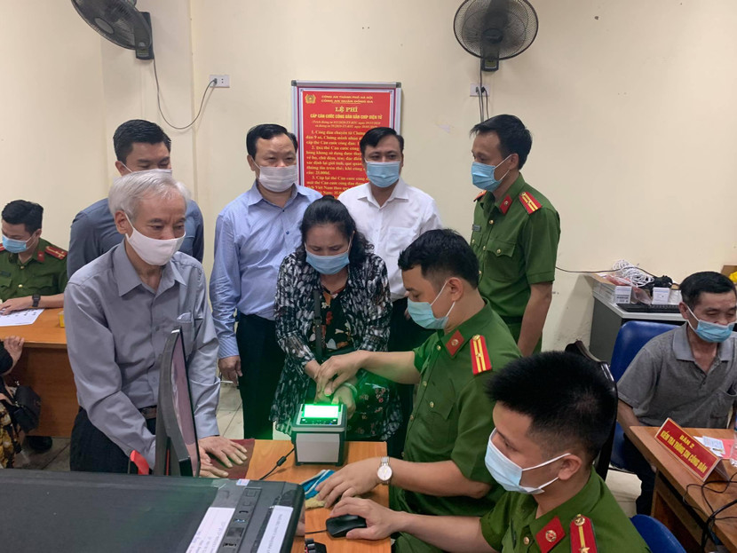 Đoàn công tác của quận Đống Đa kiểm tra, động viên công tác cấp căn cước công dân Đoàn công tác của quận Đống Đa kiểm tra, động viên công tác cấp căn cước công dân