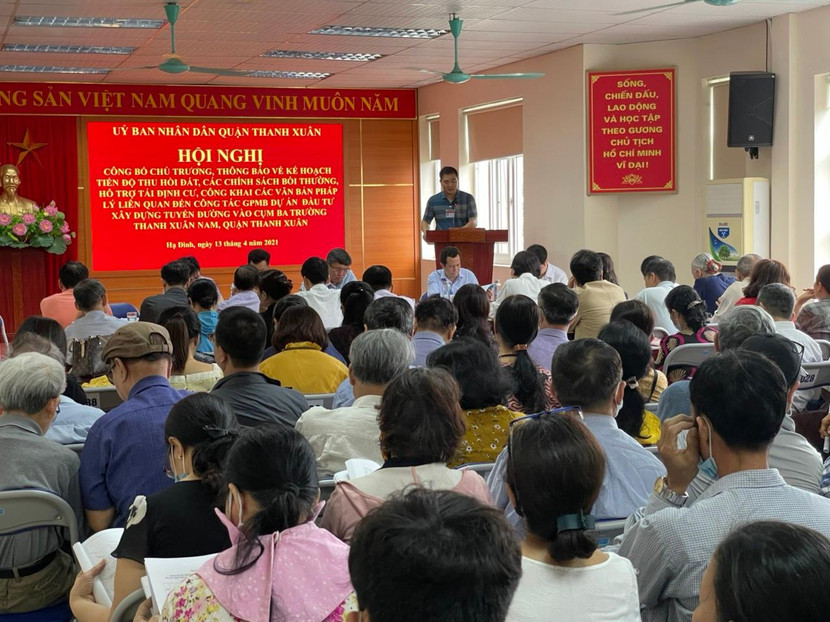 Hội nghị công bố chủ trương, thông báo về kế hoạch tiến độ thu hồi đất, các chính sách bồi thường, hỗ trợ tái định cư, công khai các văn bản pháp liên quan đến công tác giải phóng mặt bằng dự án đầu tư xây dựng tuyến đường vào cụm ba trường Thanh Xuân Nam