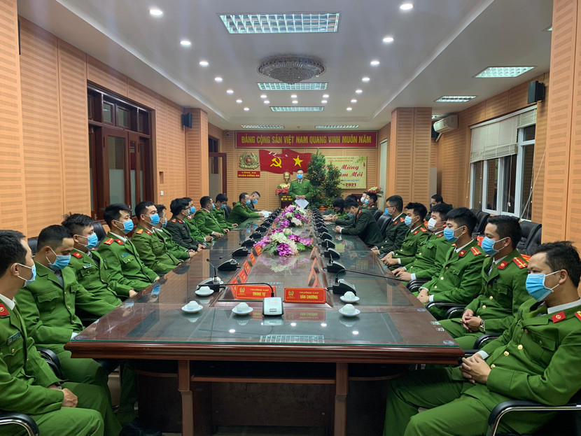 Công an quận Đống Đa họp triển khai nhiệm vụ tuần tra đêm