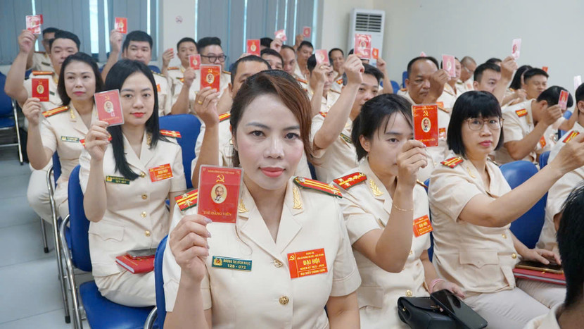 Các đại biểu thống nhất các nội dung của Đại hội Các đại biểu thống nhất các nội dung của Đại hội