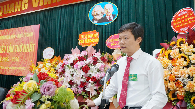 Đồng chí Hà Anh Tuấn – Phó Bí thư Đảng ủy, Chủ tịch UBND phường phát biểu tại Đại hội Đồng chí Hà Anh Tuấn – Phó Bí thư Đảng ủy, Chủ tịch UBND phường phát biểu tại Đại hội