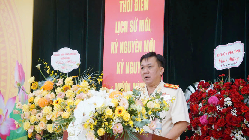 Trung tá Nguyễn Duy Định - Trưởng Công an phường phát biểu khai mạc Đại hội