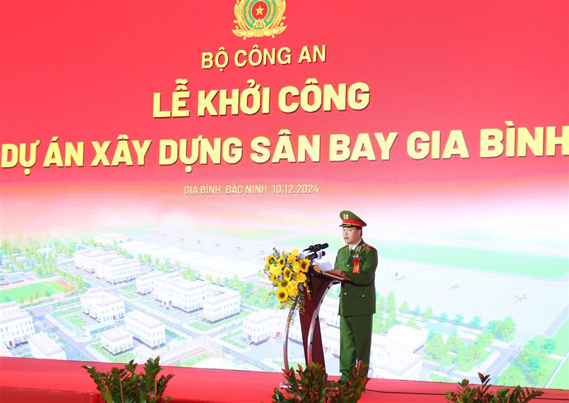 Thiếu tướng Nguyễn Ngọc Vân, Tư lệnh CSCĐ báo cáo quá trình triển khai xây dựng Dự án.